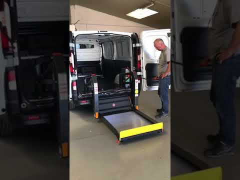 Jack Bourdon - hayon élévateur Dhollandia DHP2.04