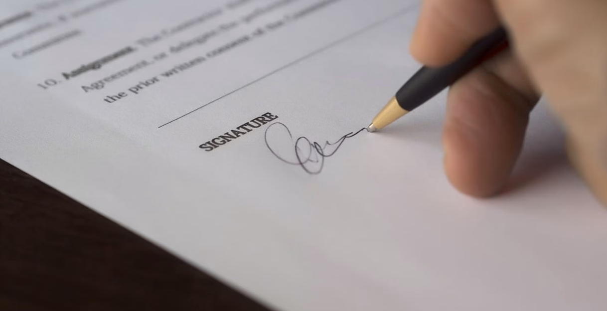 Contrat d&rsquo;exclusivité commerciale : termes et implications